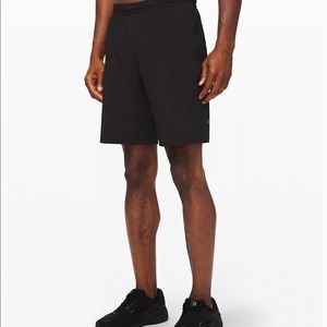 Lululemon men’s pacebreaker short with liner 9”